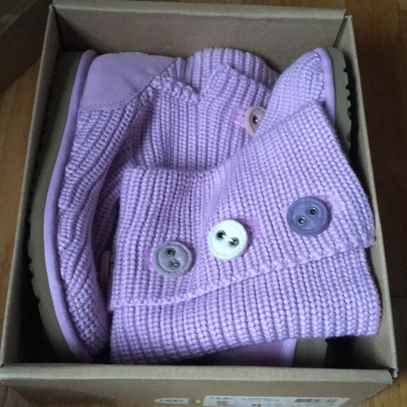 Selling classic cardy boot in pink💕 - Picture 2 of 4